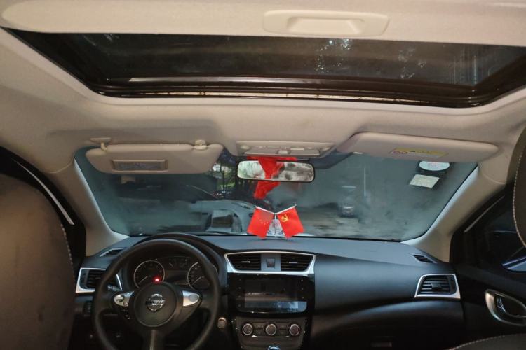 Used Nissan Sylphy 2019 1.6XV CVT Smart Connect Luxury Edition China VI Standard Headliner