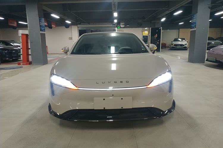 Used Hima Luxeed S7 2025 705 km Pro