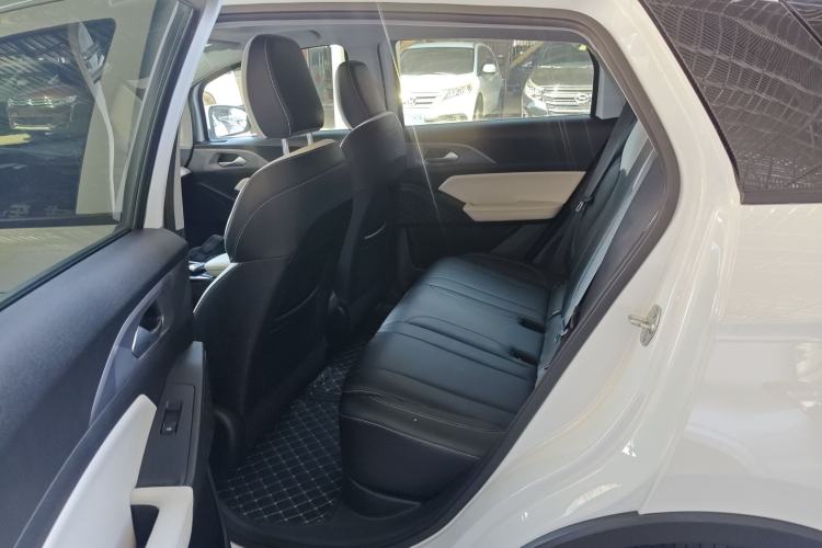 Used Geometry E Firefly 2024 401km Starlight Left Rear Seat