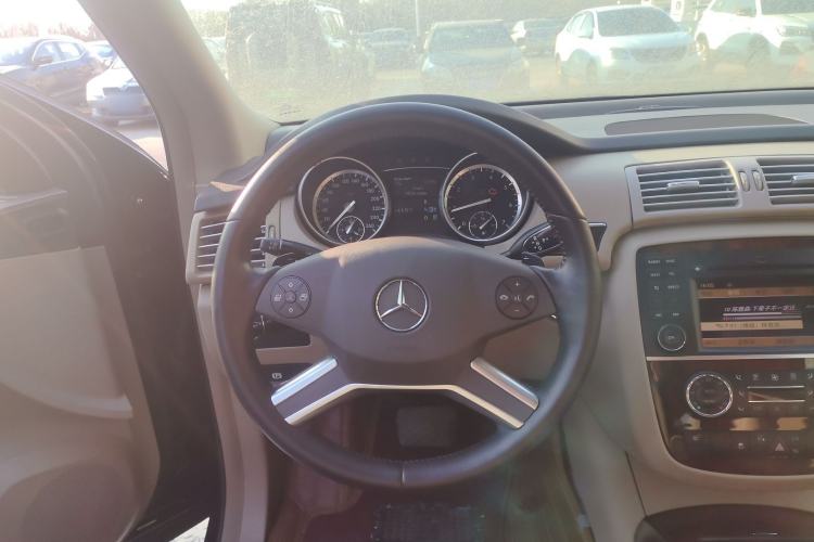 Used Mercedes-Benz R-Class 2011 R 350 L 4MATIC Steering Wheel