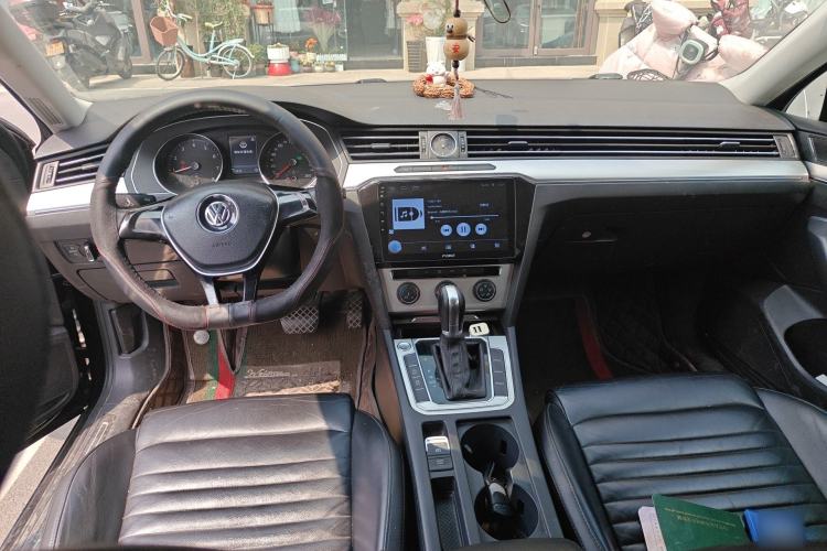 Used Volkswagen Magotan 2017 280TSI DSG Comfort Model Center Console