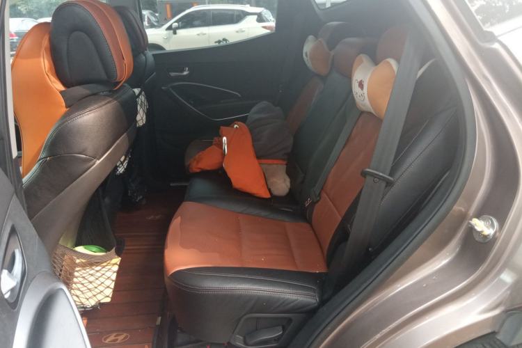 Used Hyundai Santa Fe 2015 2.4L Automatic Two-Wheel Drive Comfort Edition 5 Seats Left Rear Seat