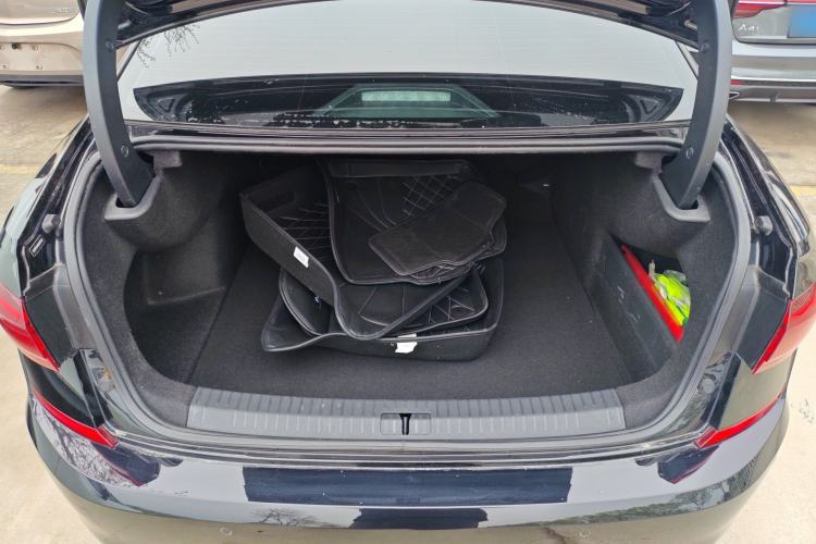 Used Volkswagen Passat 2022 330TSI Luxury Edition Trunk