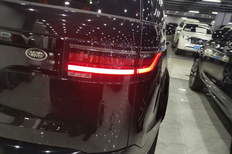 Used Land Rover Discovery 2021 360 PS R-Dynamic SE
