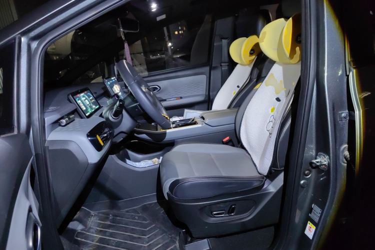 Used AION Y 2021 70 Enjoyment Tech Edition Left Front Seat