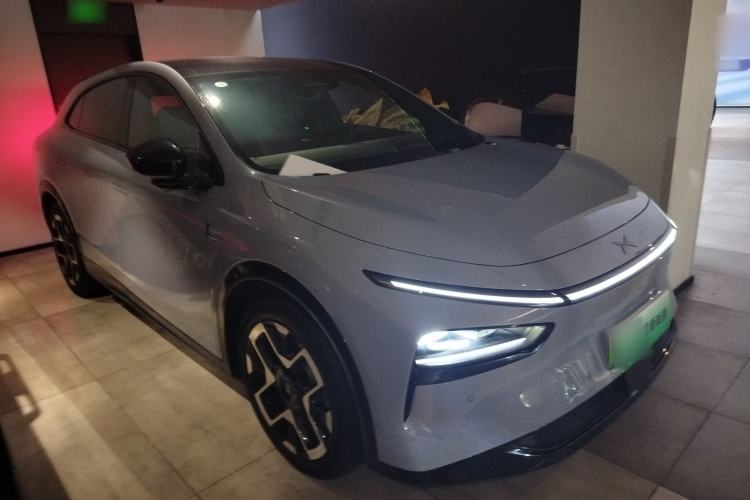 Used XPeng G7 2025 Model—702 Ultra Long Range Front Right 45 Deg