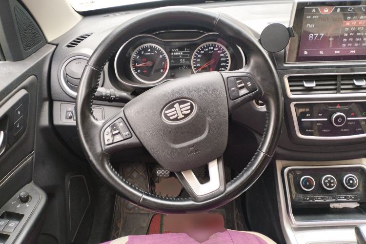 Used Bestune X40 2019 1.6L Manual Luxury Edition China V Steering Wheel