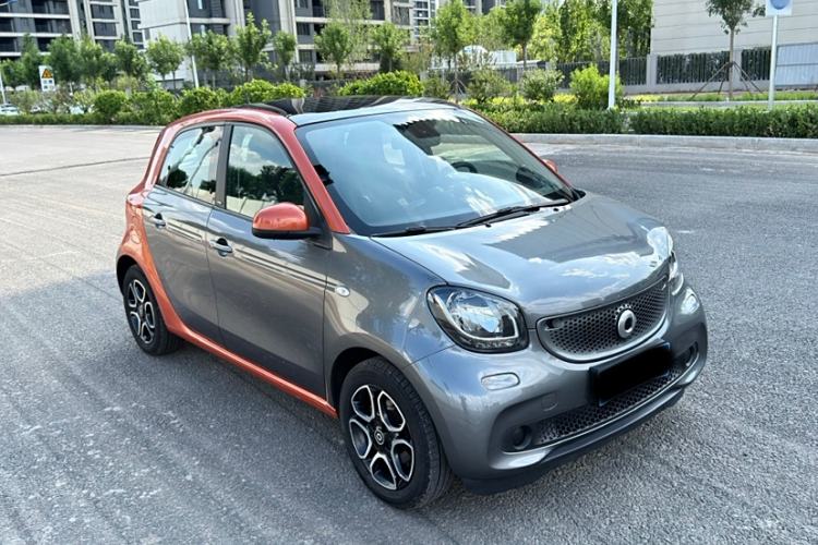 Used smart forfour 2016 0.9T 66 kW Pioneer Edition
