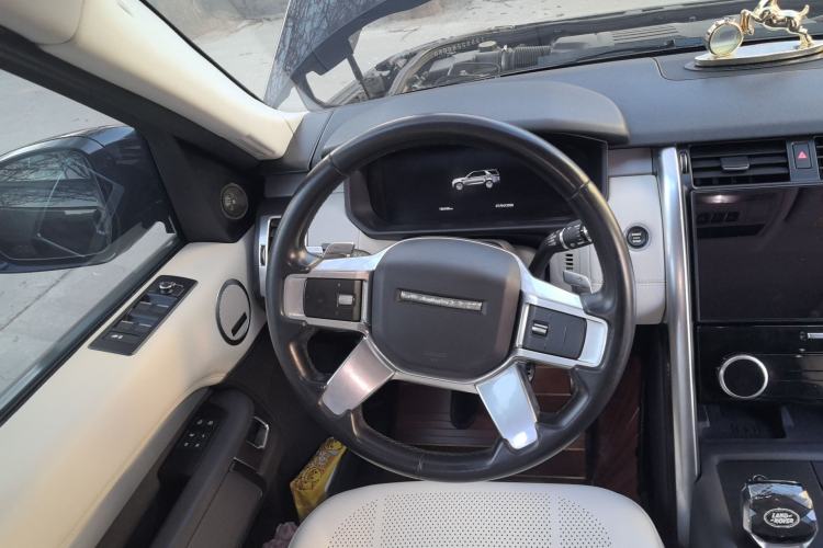 Used Land Rover Discovery 2021 360 PS R-Dynamic SE Steering Wheel