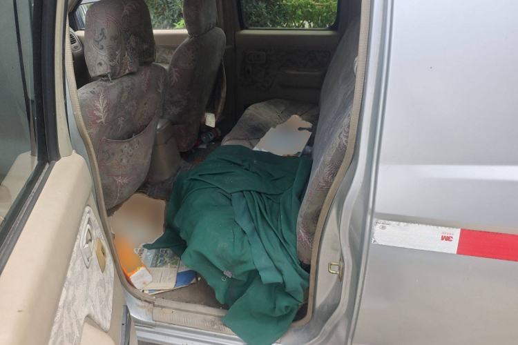 Used Nissan ZN Van 2011 2.4L Two-Wheel-Drive Standard Version 5 Seats ZN6493