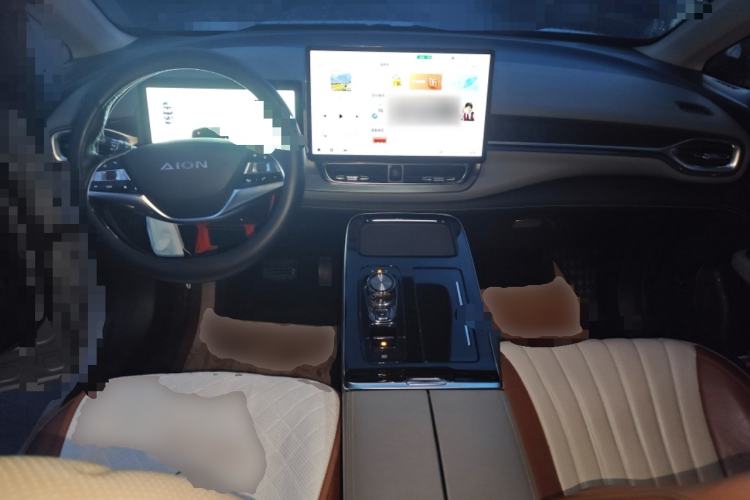 Used AION V 2022 Plus 80 Leader Edition Ternary Lithium Center Console