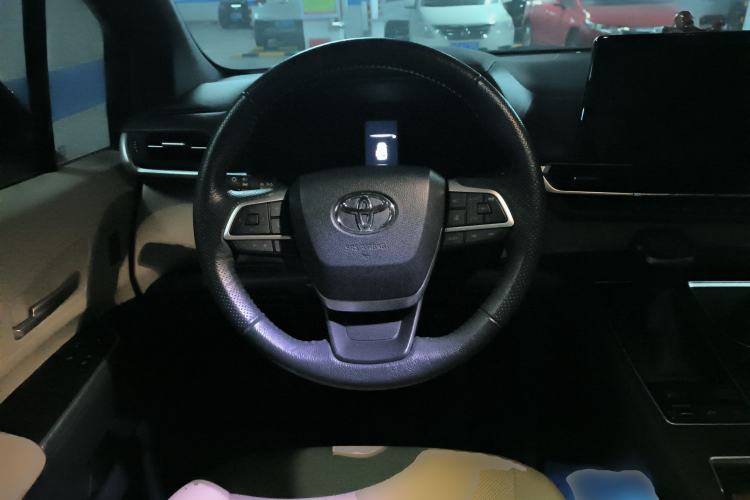 Used Toyota Granvia 2022 2.5L Hybrid Premium Edition