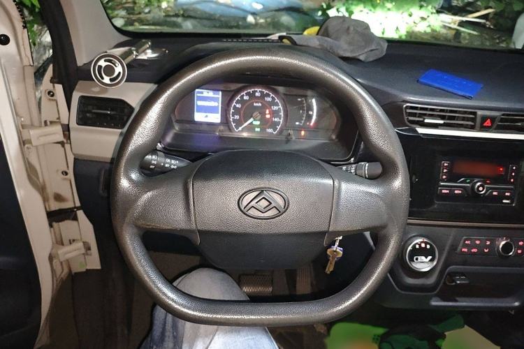 Used SAIC MAXUS EV30 2022 Pure-Electric Smart Logistics Expert with Long Wheelbase Guoxuan
