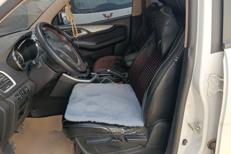 Used Baojun 560 2015 1.8L manual Comfort trim level
