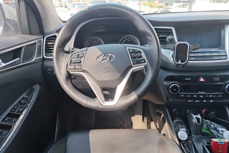 Used Hyundai Tucson 2015 1.6T Dual-Clutch Two-Wheel-Drive Smart Model
