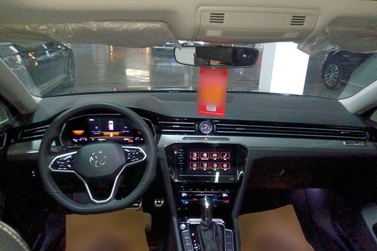 Used Volkswagen Magotan 2023 2 Million Units Limited Edition 330TSI DSG Leading Version
