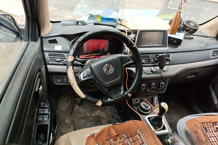 Used Dongfeng Fengon 330 2019 1.5L 330S Manual Luxury Van China VI Standard Steering Wheel