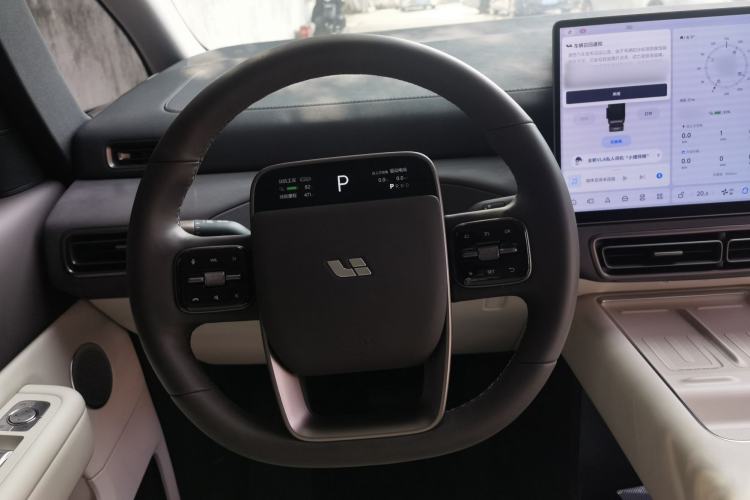 Used Li Auto MEGA 2024 Ultra Model
