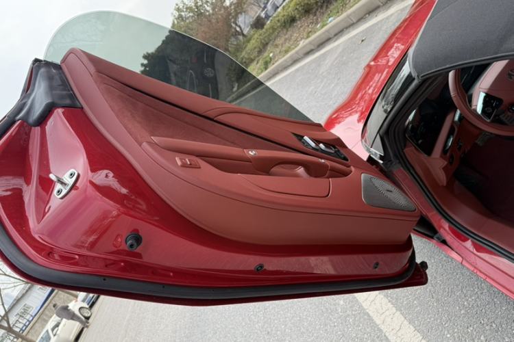 Used MG Cyberster 2024 520 km Legendary All-Wheel-Drive Version