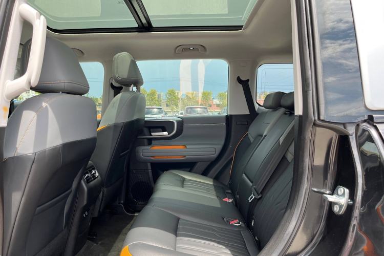 Used BAIC Off-Road BJ40 2024 2.0T All-New Urban Hunter Edition Chivalrous Style