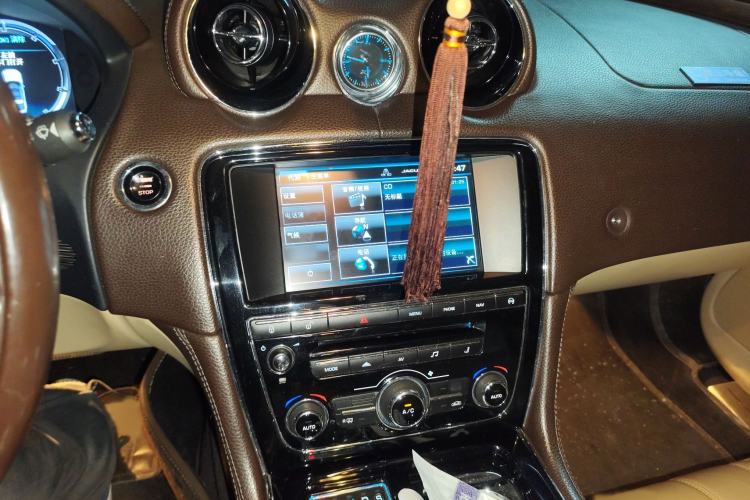 Used Jaguar XJ 2014 XJL 2.0T Two-Wheel-Drive Elegant Business Edition
