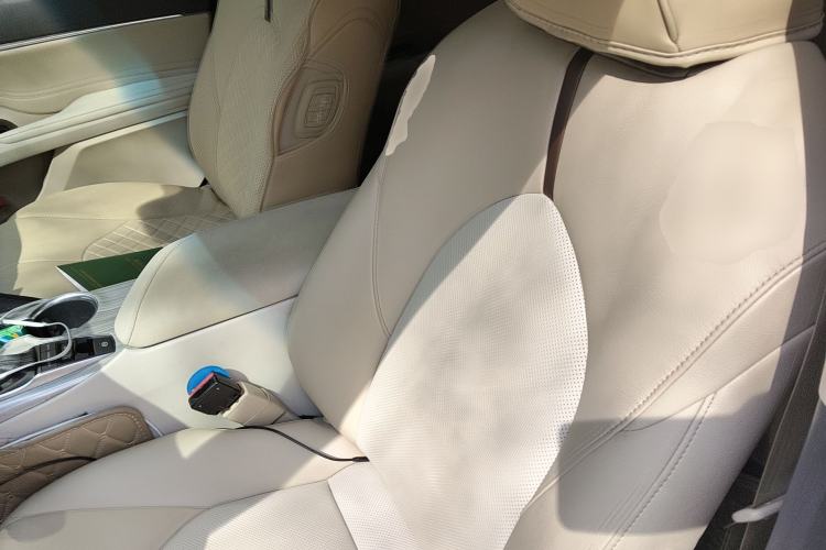 Used Toyota Camry 2018 Dual-Engine 2.5 HG Luxury Edition Left Front Seat