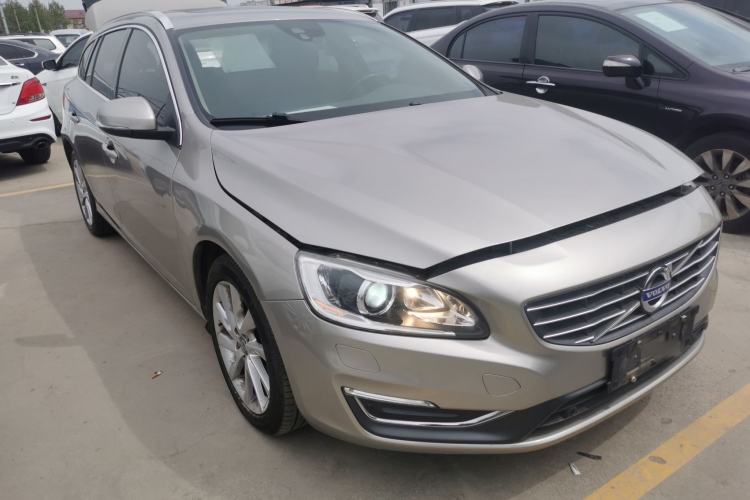 Used Volvo V60 2015 T5 Zhiyi Edition Front Right 45 Deg