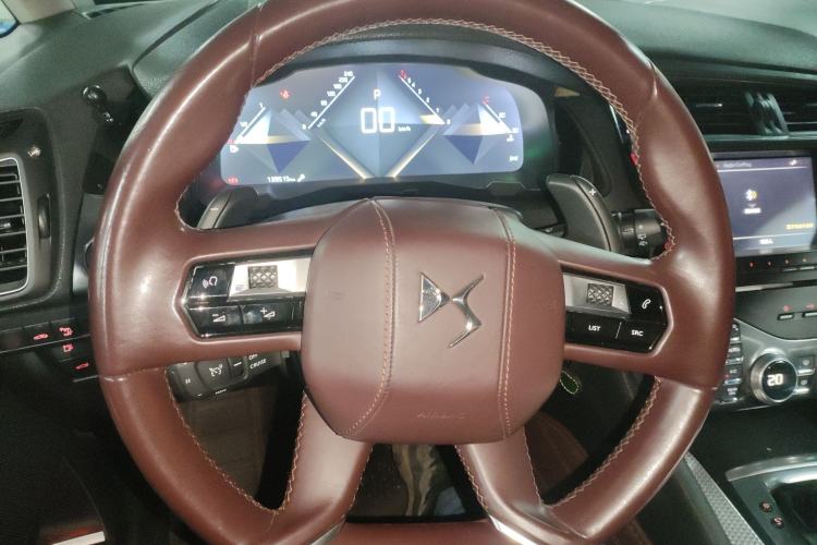 Used DS 5 2014 1.6T Luxury Edition THP200