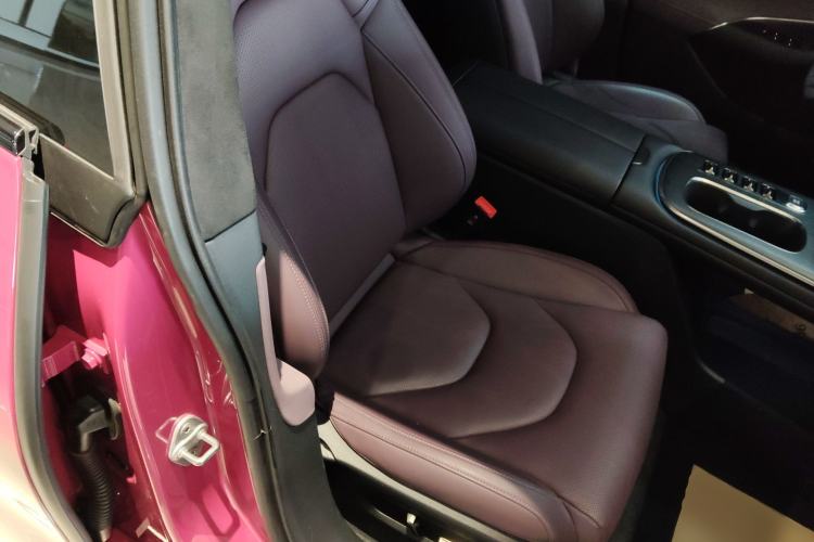 Used Xiaomi Auto SU7 2024 Four-Wheel Drive Ultra-Long Range Advanced Intelligent Driving Max Edition
