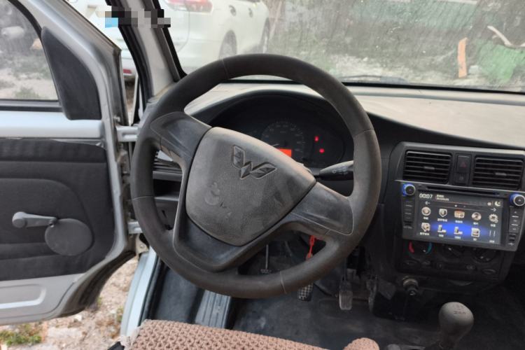 Used Wuling Rongguang 2011 1.2L Base Version
