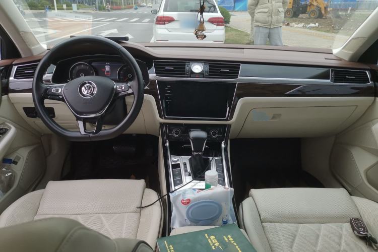 Used Volkswagen Phideon 2018 Revised Version 380TSI Two-Wheel Drive Business Edition
