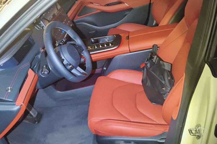 Used Xiaomi Auto SU7 2024 Four-Wheel Drive Ultra-Long Range Advanced Intelligent Driving Max Edition