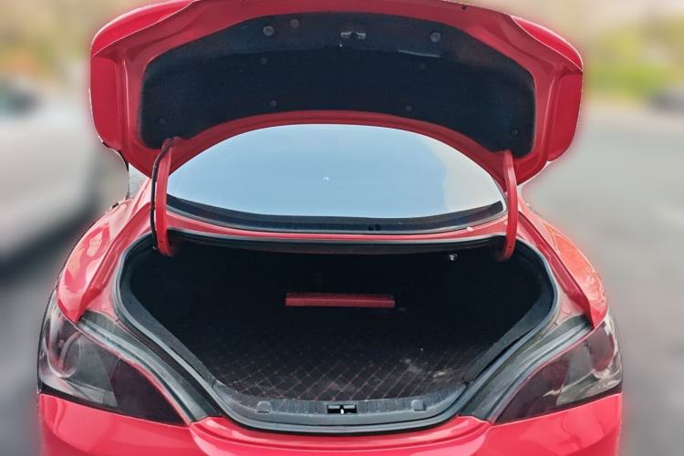 Used Hyundai Genesis Coupe 2009 2.0T Automatic Deluxe Edition Trunk