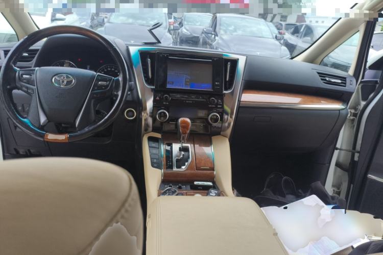 Used Toyota Alphard 2015 3.5L Luxury Edition
