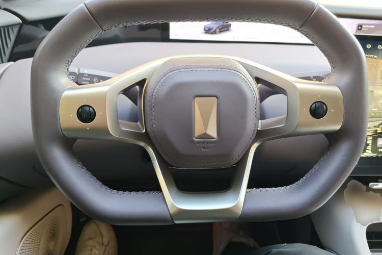 Used Avatr 12 2024 700 Three-Laser Rear-Wheel Drive Luxury Edition Steering Wheel