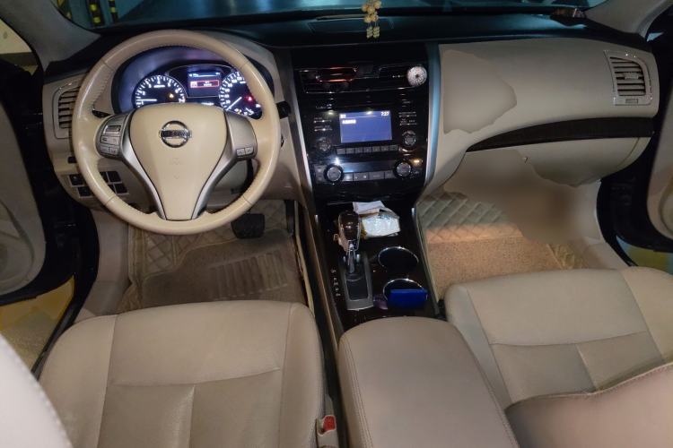 Used Nissan Teana 2013 2.0L XL Comfort Edition Center Console