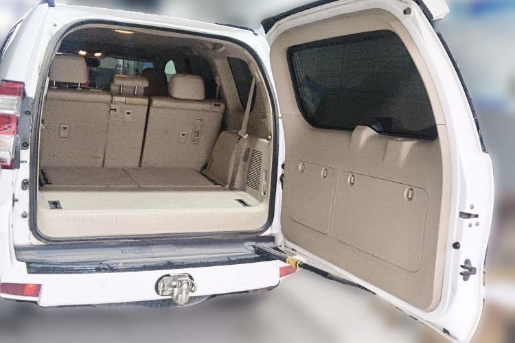 Used Toyota Prado 2010 4.0L Automatic TX-L Trunk