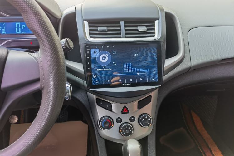 Used Chevrolet Aveo Sonic 2014 Hatchback 1.4SL AT Fashion Edition
