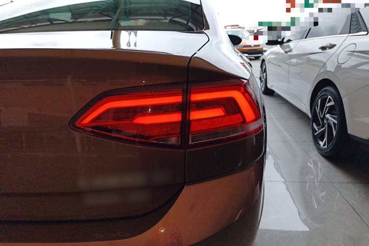 Used Volkswagen Lamando 2015 230TSI DSG Fashion Edition
