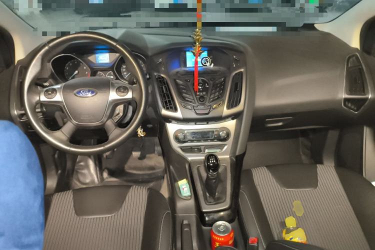 Used Ford Focus 2012 Hatchback 1.6L Manual Fashion Edition Center Console