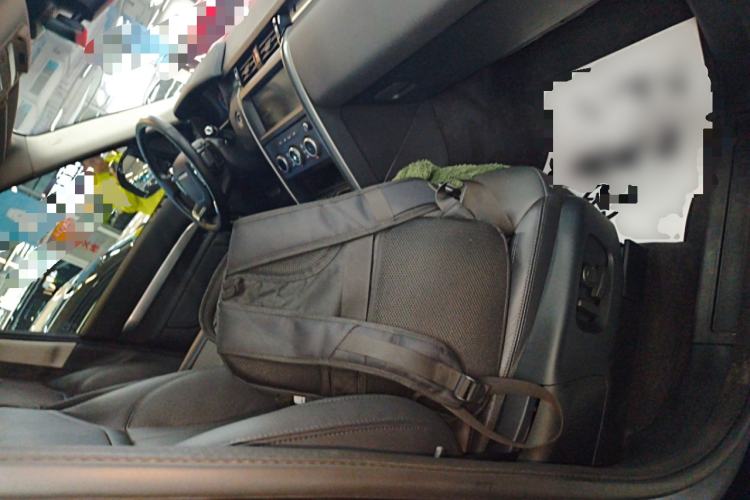 Used Land Rover Discovery 2020 3.0 SC V6 30th Anniversary Special Edition Right Front Seat