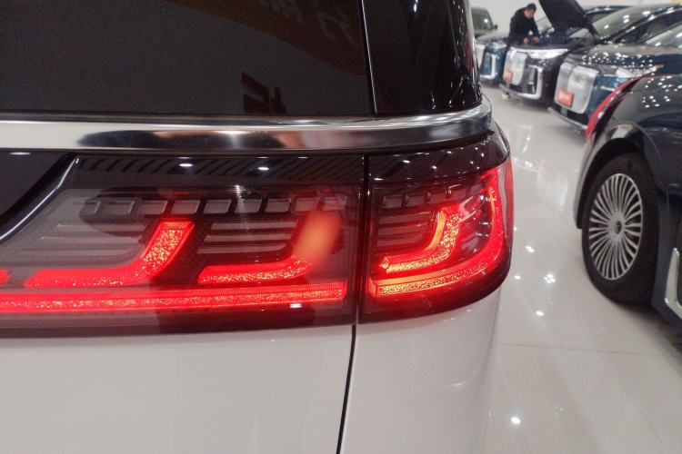 Used VOYAH Dream 2025 PHEV Four-Wheel Drive Prestige Kunpeng Edition
