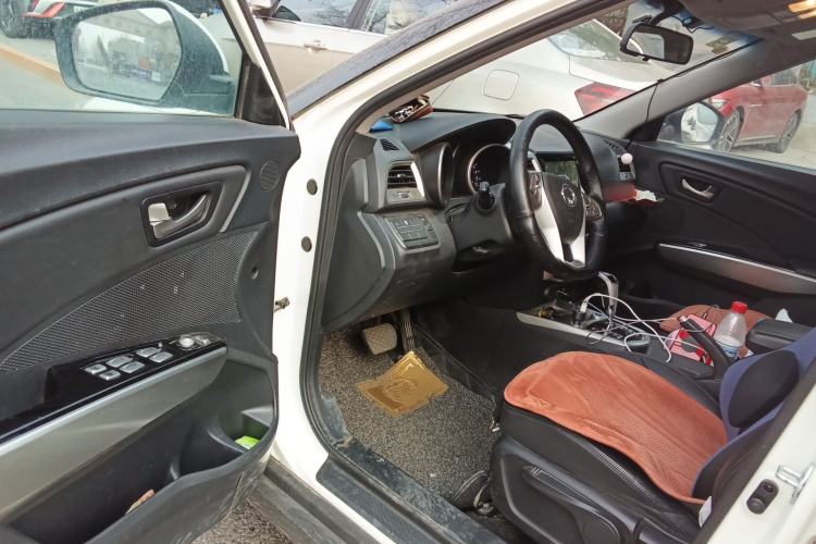 Used SsangYong Tivolan 2015 1.6L Automatic Two-Wheel Drive ZhiShang Edition Driver Seat