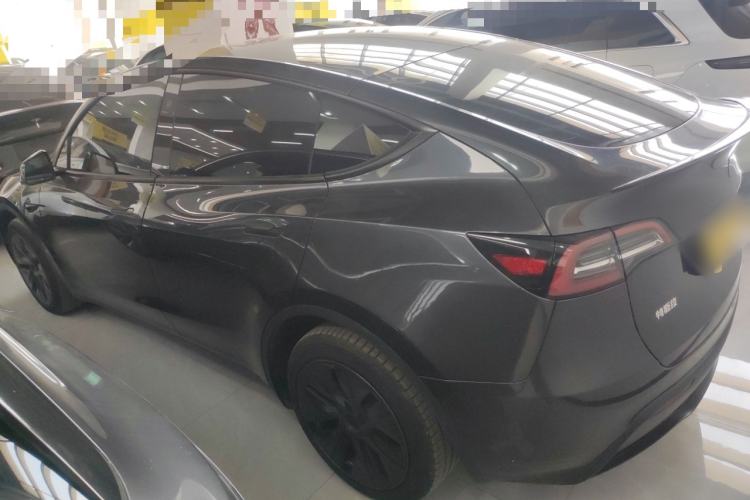 Used Tesla Model Y 2024 Long-Range All-Wheel-Drive Version
