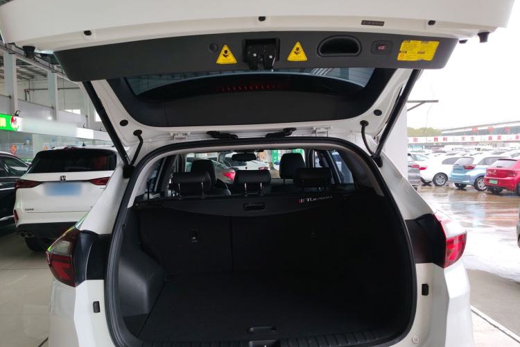 Used Hyundai Tucson 2019 280TGDi Dual-Clutch Two-Wheel Drive Fashion Edition China VI Standard
