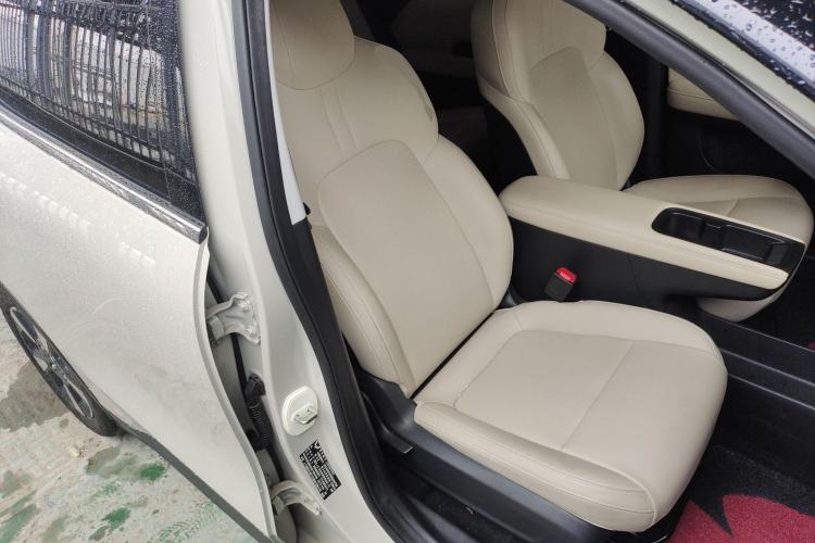 Used Wuling Bingo PLUS 2024 330 km Range Five-Seater Version
