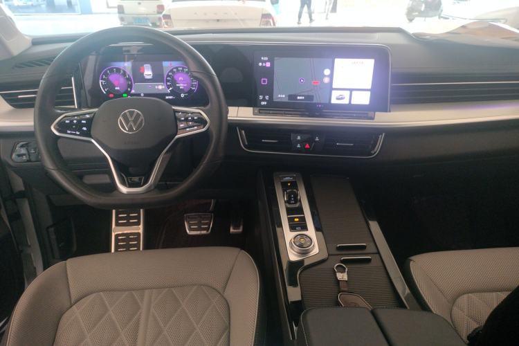 Used Volkswagen Tavendor 2024 380TSI All-Wheel Drive R-Line Cruise Edition
