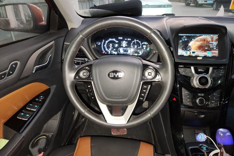 Used BYD Qin New Energy 2015 1.5T Dual-Crown Flagship Plus Edition
