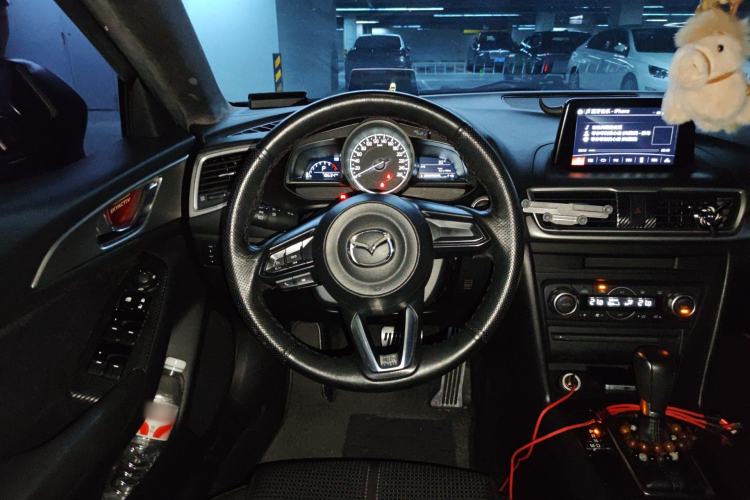 Used Mazda 3 Axela 2019 Cloud-Controlled Version Hatchback 1.5L Automatic Luxury Model Emission Standard China V Steering Wheel