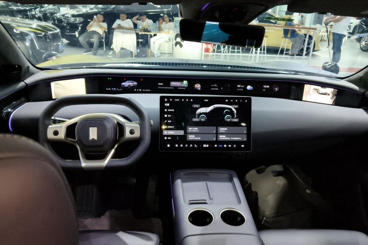 Used Avatr 07 2024 Max Extended-Range Edition Center Console